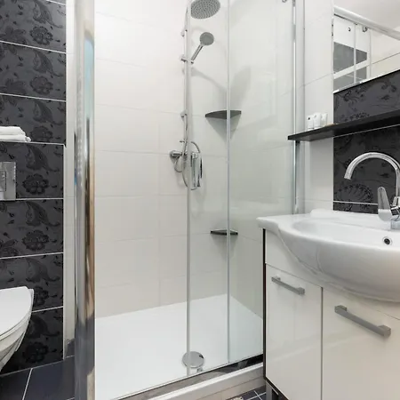 Peaceful Bay With Parking By Renters